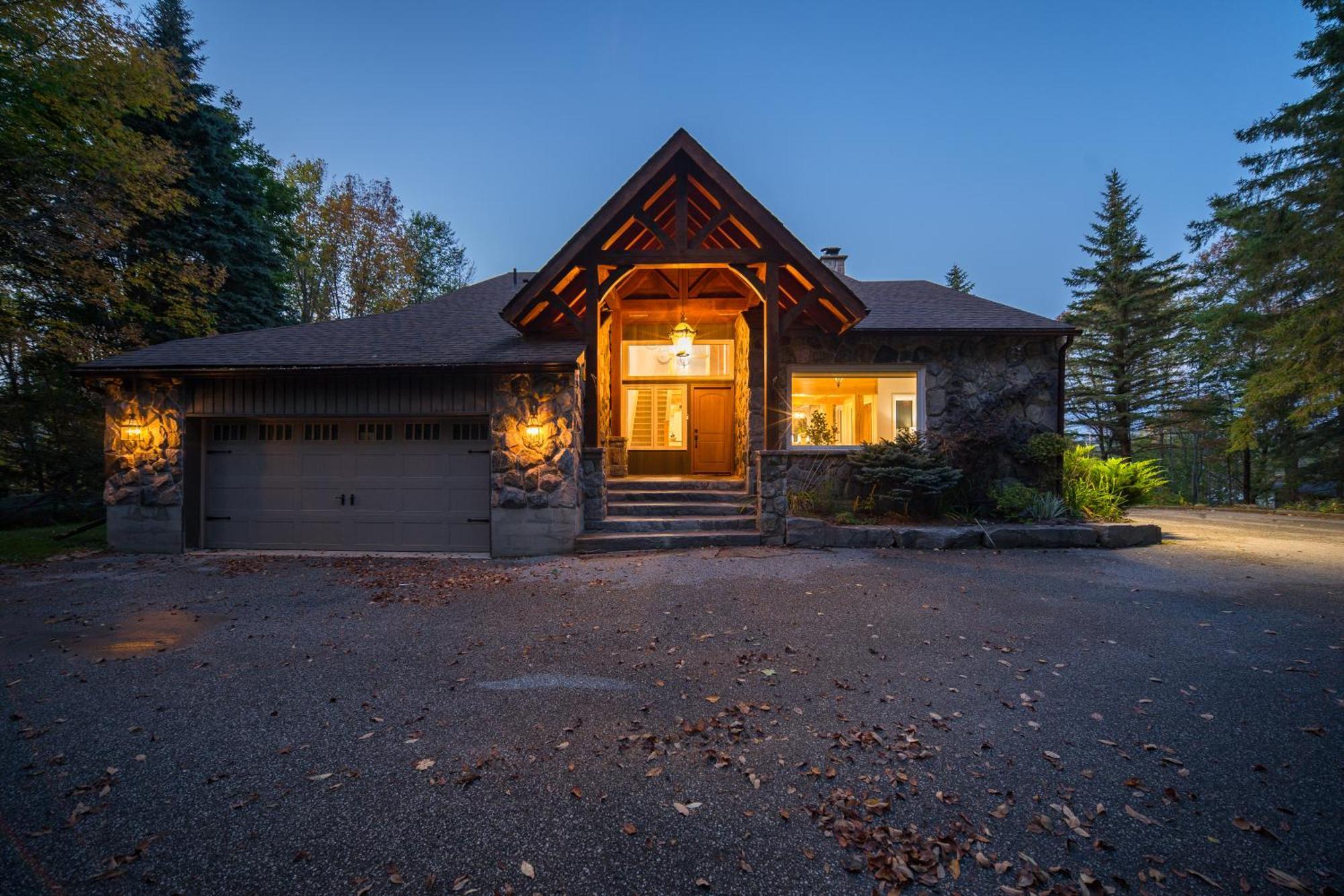 Villa Muskokawaterfront Pooltable 98Tv 6Acres Huntsville Exterior foto