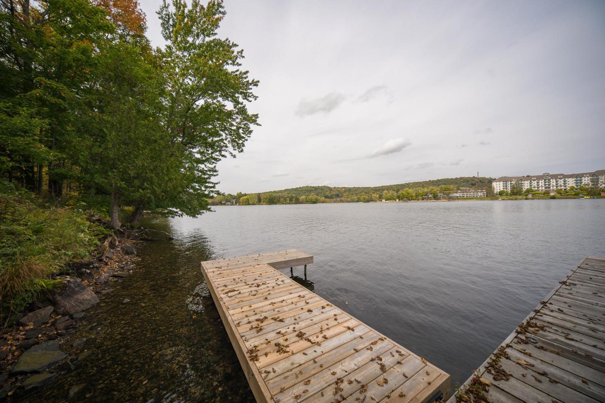 Villa Muskokawaterfront Pooltable 98Tv 6Acres Huntsville Exterior foto